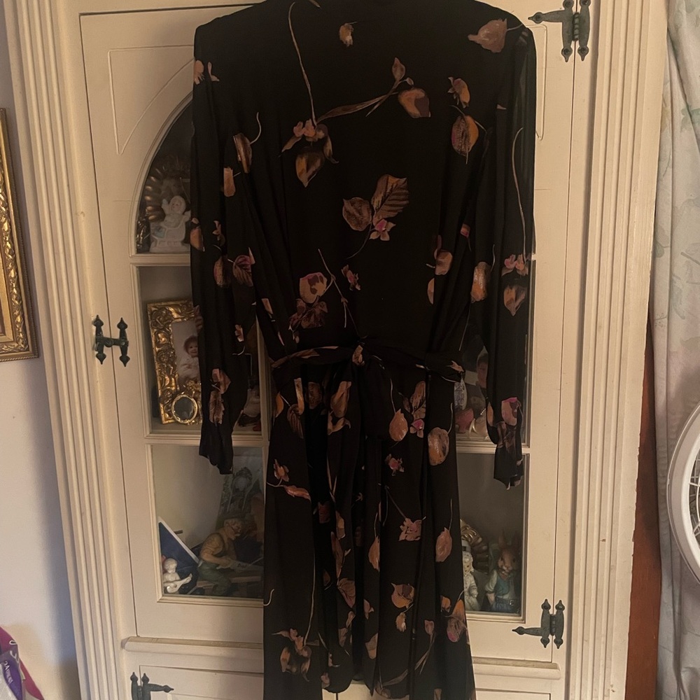 Dana Buchman 100% Silk Black Floral, lined  long sleeve Dress 16 - Picture 4 of 7